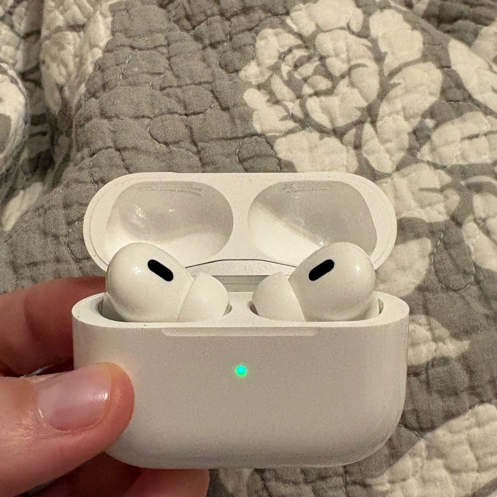 Apple AirPods Pro 2-only used twice